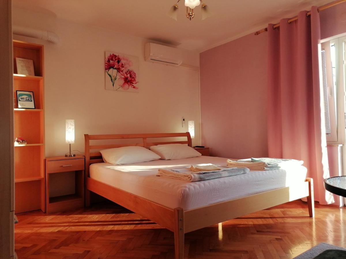 Guest House Pamela เซนญ์ ภายนอก รูปภาพ